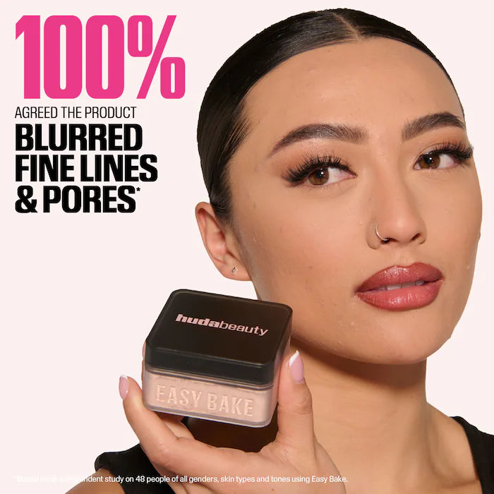 HUDA BEAUTY 
Easy Bake Blurring Loose Baking & Setting Powder