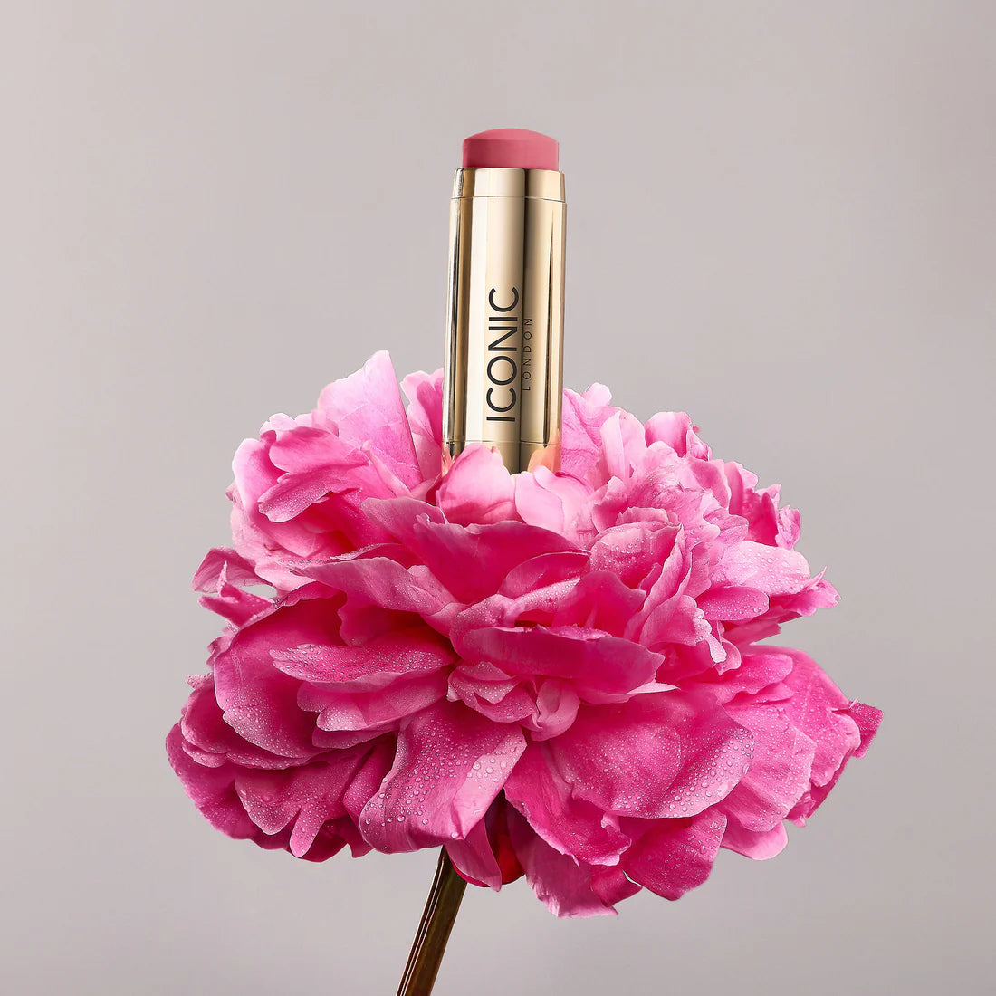 Iconic London Blurring Blush Sticks