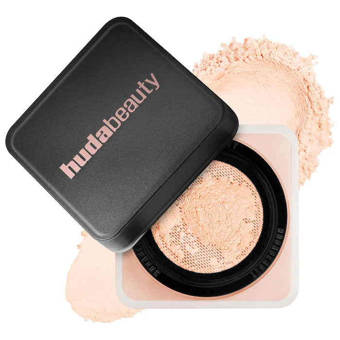 HUDA BEAUTY 
Easy Bake Blurring Loose Baking & Setting Powder
