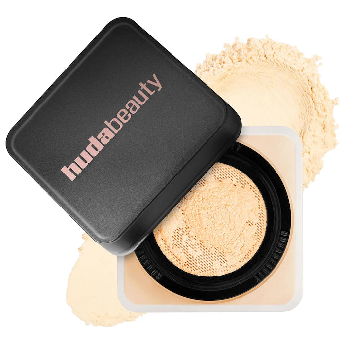 HUDA BEAUTY 
Easy Bake Blurring Loose Baking & Setting Powder