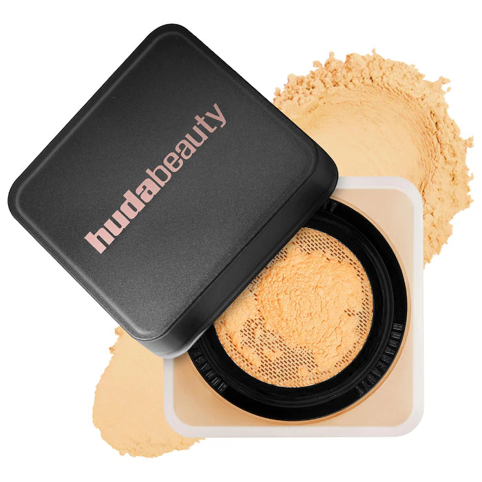 HUDA BEAUTY 
Easy Bake Blurring Loose Baking & Setting Powder