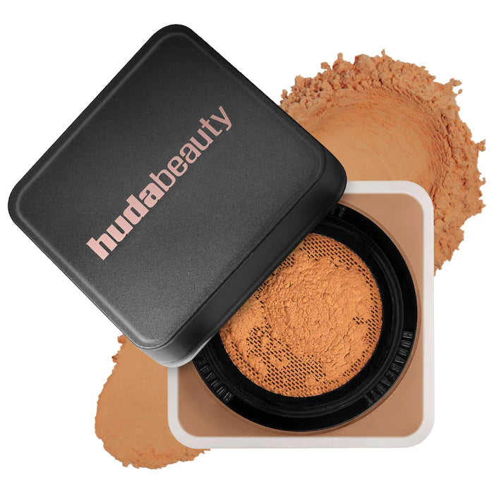 HUDA BEAUTY 
Easy Bake Blurring Loose Baking & Setting Powder