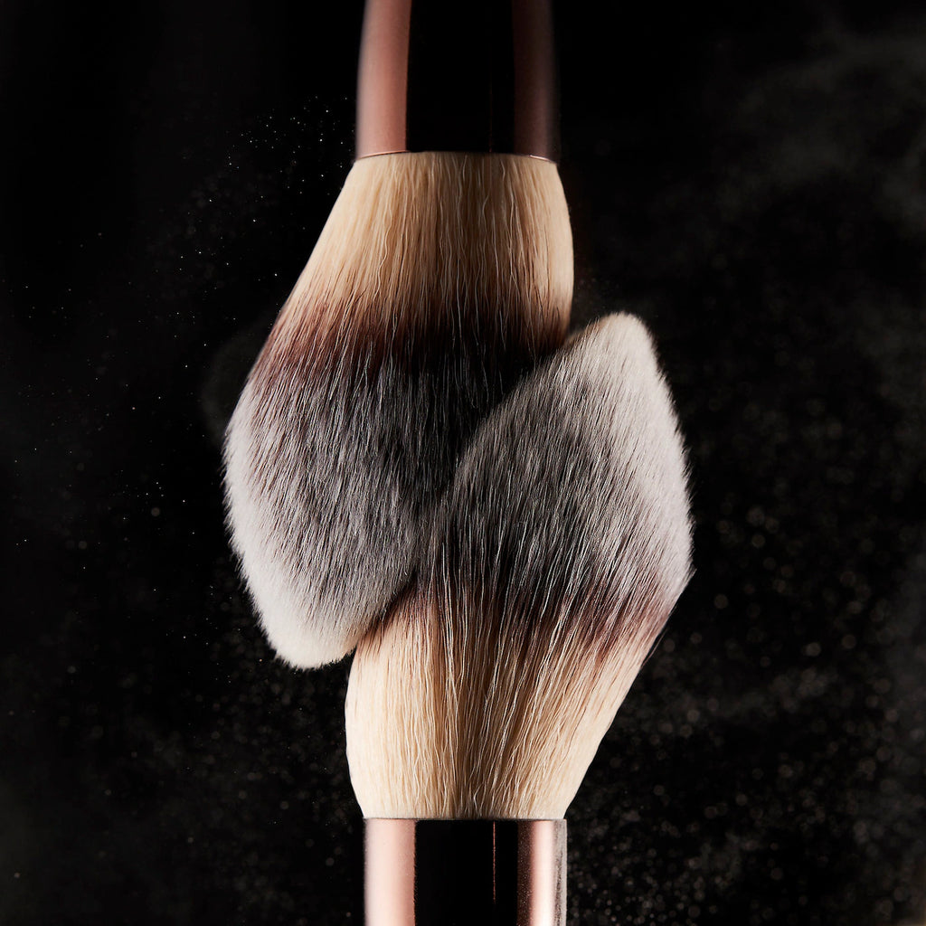 Hourglass Veil™ Powder Brush